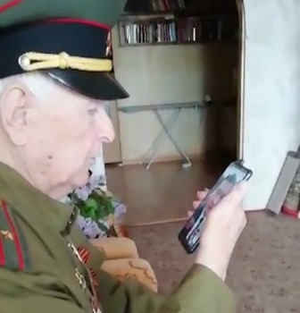 Глава Калмыкии Бату Хасиков поздравил лично по телефону ветеранов Калмыкии