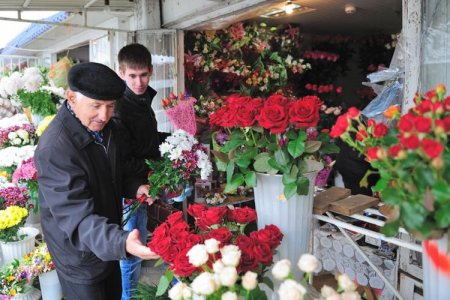 Дарите женщинам цветы!